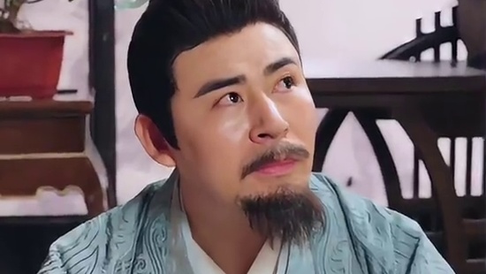 叶逍遥戌边十年战功卓著 归乡途中与女儿小七救下微服私访的皇帝赵观澜，后被其设计参加比武招亲，与长公主