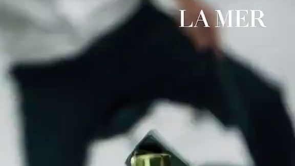 周杰伦海蓝之谜的新广告片 帅！ 粉周杰伦就是爽！商业价值无敌，杰迷经常有帅杰伦拍的广告看嘻嘻#周杰伦