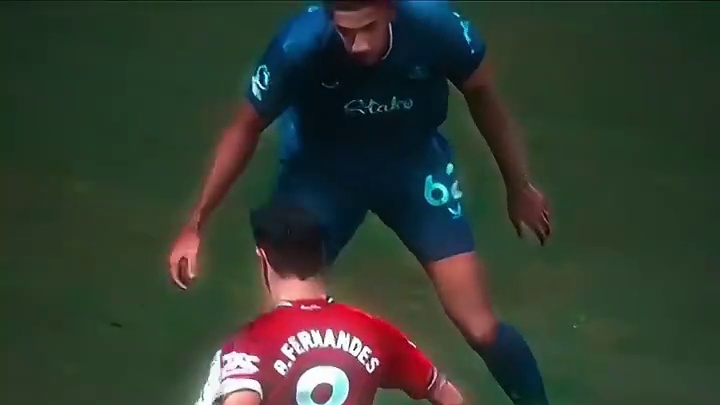 当转身兜射世界波成为他的常规武器...#足球