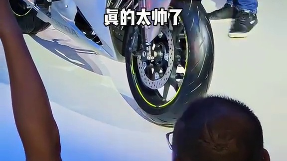 本田CB500SF携CBR500R Four全球首发 现场过于火爆根本挤不进去 #2025中国摩博会