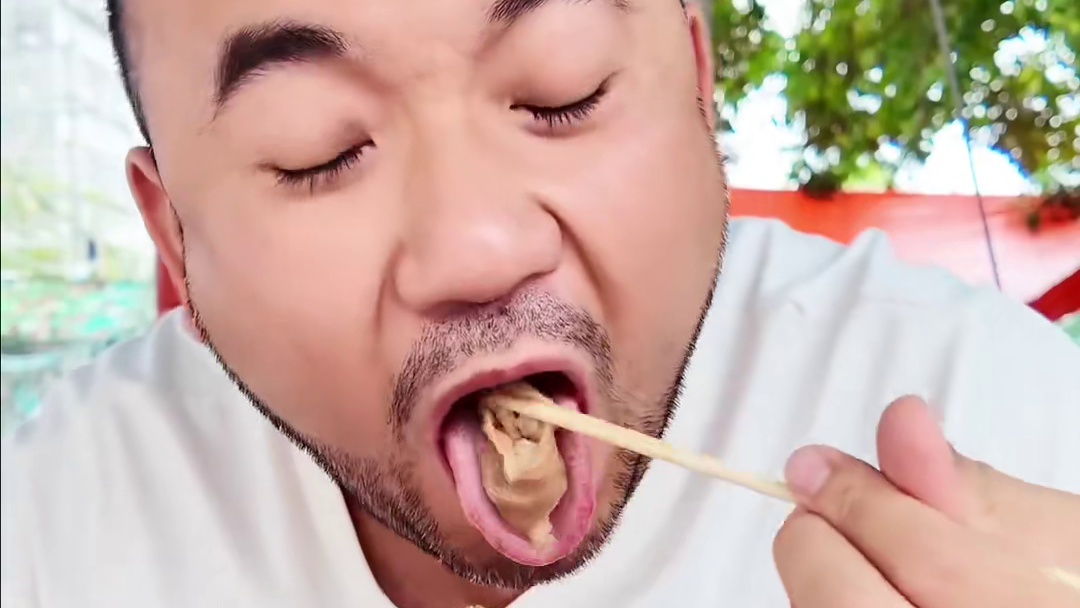 用15块在潮州菜市场里面吃老阿姨的粿汁 #潮州美食 #潮汕美食 #寻味烟火气 #粿汁 #街边美食