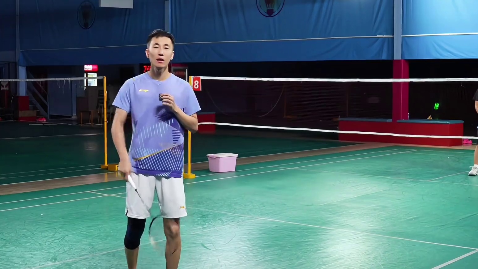 快速架拍和力量架拍 在两者中间的架拍就是标准的普通架拍，既不会太慢，也不会没力，但是又都做不到极致的