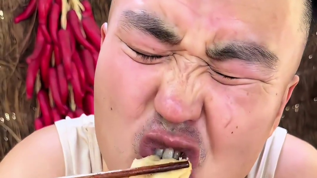 #农村美食 #乡村守护人 今天吃番茄烧鱼煮饺子太好吃啦