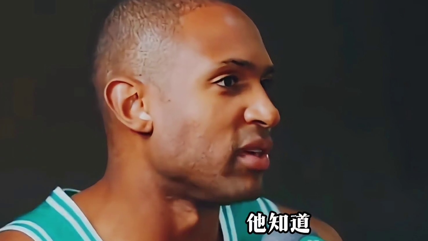 霍福德加盟勇士队是为了完成儿子的梦想！ 这些年来他和库里总有解不开绕不开的缘分。