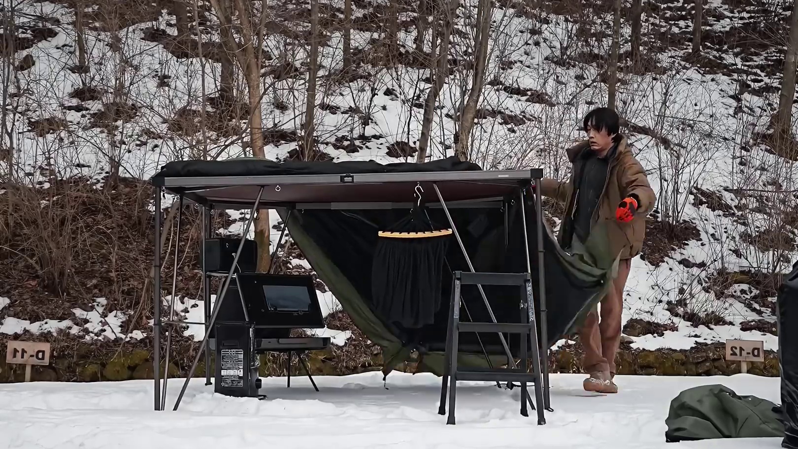 第6集：男人独自驾车流浪，带着帐篷四海为家，遭遇雨雪天气