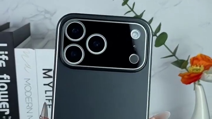 苹果17高端合金手机壳，轻薄散热，镜头全包保护，不沾指纹#iphone17pro手机壳#iphone