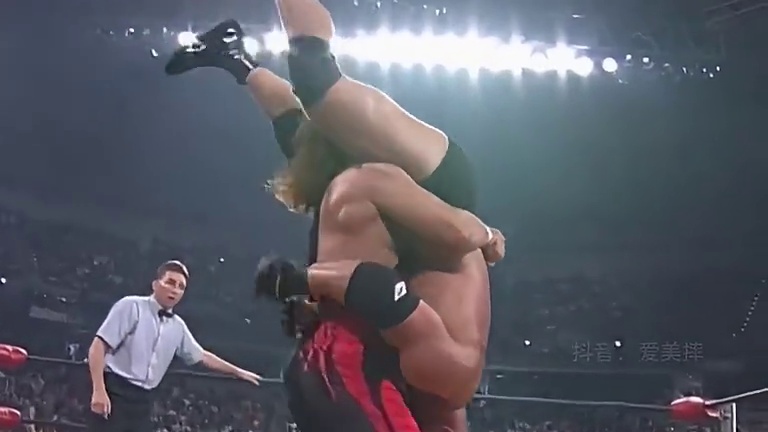 红脸斯汀挑战高博，蝎式固定差点将其制服，可惜被霍根背后偷袭 #战神高柏 #魔蝎大帝斯汀 #胡克霍根 