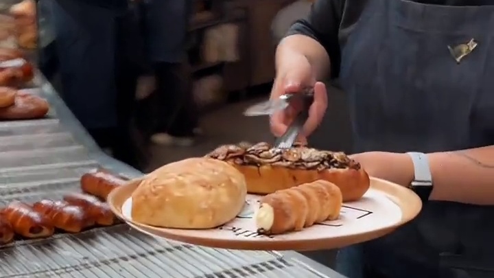 昨天还在大同感受寒冷 今天秦皇岛就穿上了半袖 秦皇岛很美 拍照很出片 下次再来