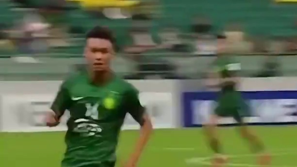 乱作一团！北京国安后防线被越南球队打穿