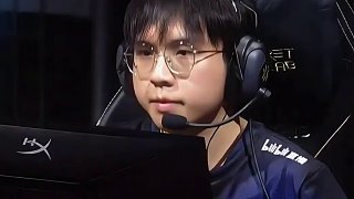 nephh操作拉滿
逐個(gè)破敵砍下ACE
#BLG生死戰(zhàn)對(duì)陣RRQ  #無畏契約巴黎全球冠軍賽