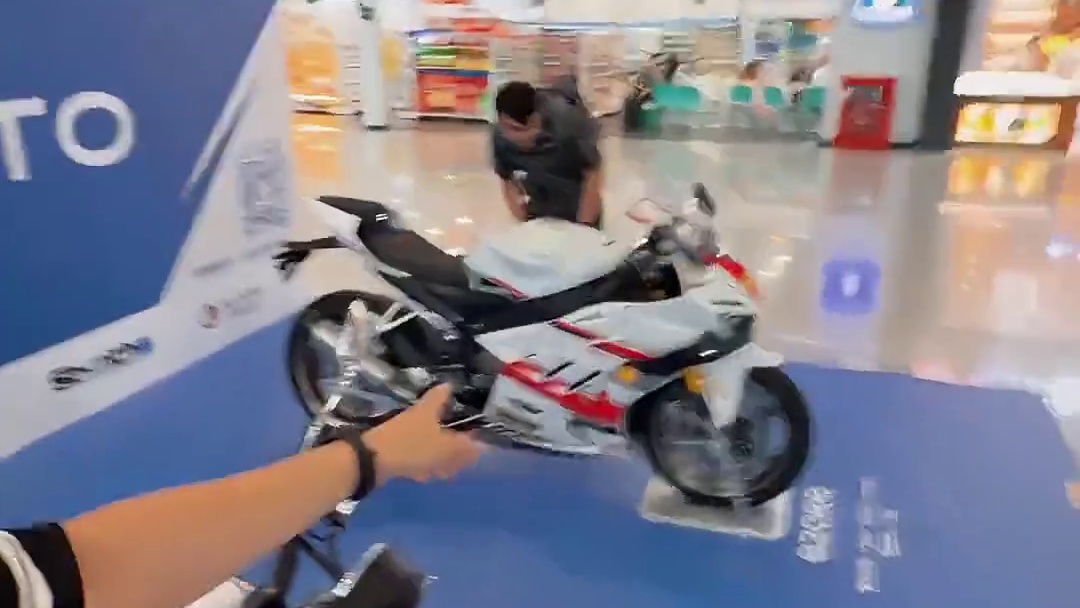 好戏还没开场，直接一波天秀