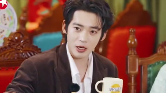 于适魔性俄语翻译上线！词汇不够演技来凑，一本正经讲述爱情故事，不要太可爱！