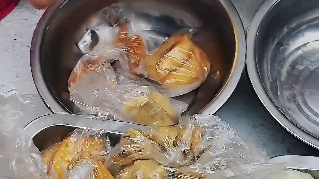 麻辣串鸡骨棒 童年回忆麻辣串鸡骨棒 这个物价震惊了