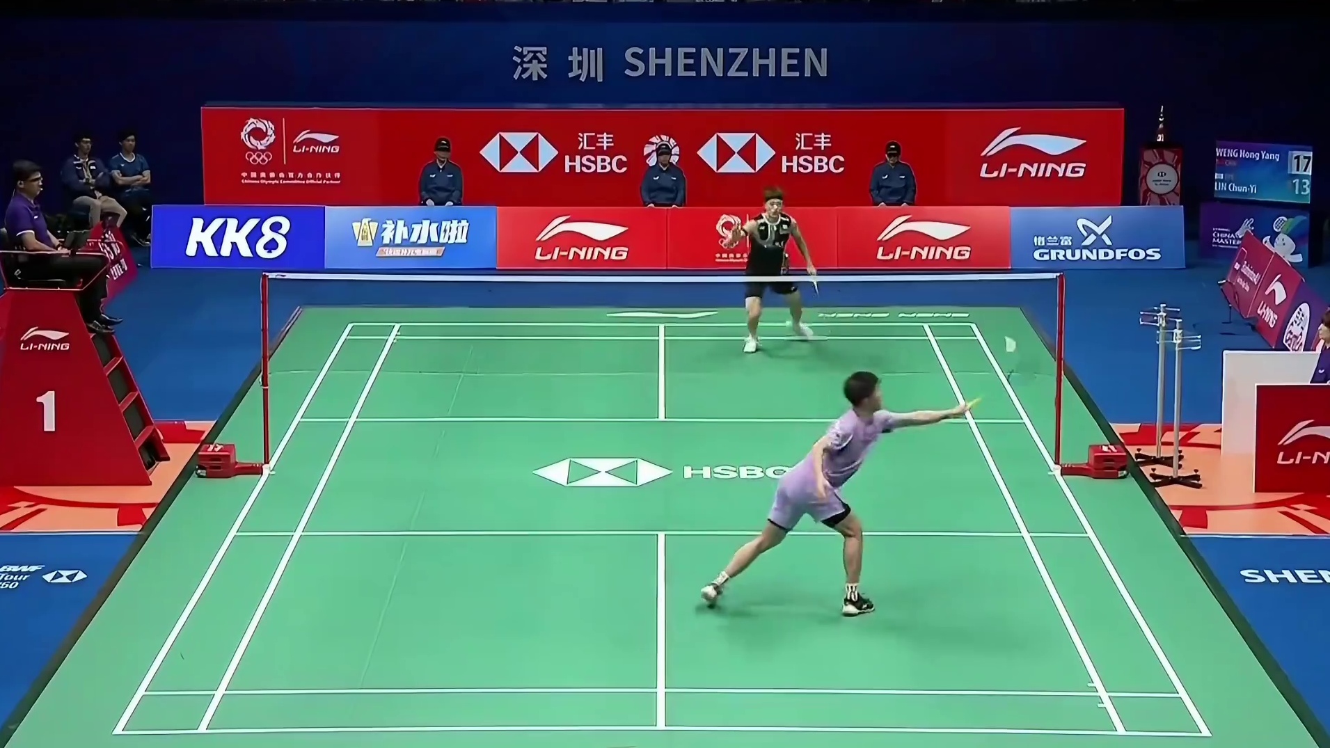 林俊易体能下降，失误增多翁泓阳掌控比赛节奏，以21-15结束比赛，成功夺冠