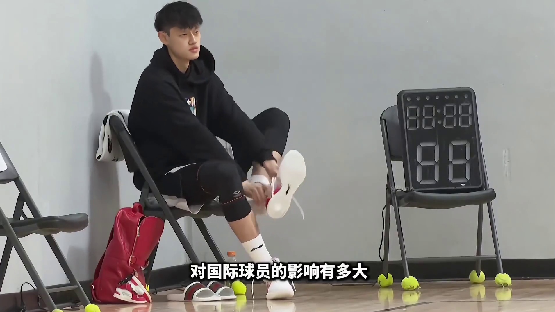 身材比例堪比人形高达！曾拒绝冈萨加邀请！如今再次冲击NBA