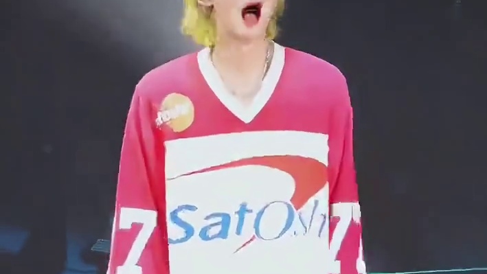 鹿晗撒糖破分手传言