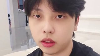 CN四支戰(zhàn)隊(duì)止步小組賽，Simon發(fā)四宮格炸雞是在暗示些什么呢？[doge]