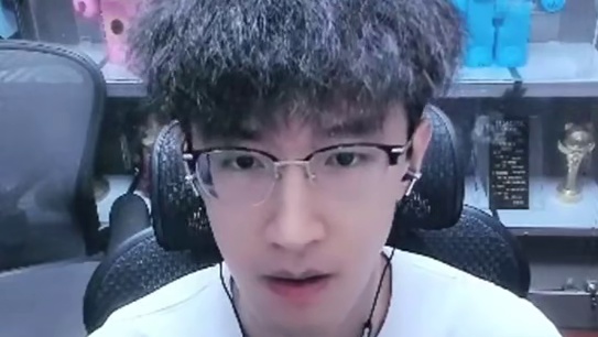 蔡哥三角洲神反应的一枪！ #我浮夸真的要强 #三角洲行动 #浮夸666