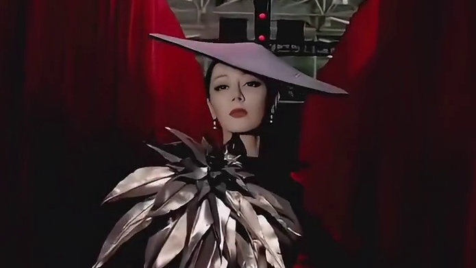 原来热巴的美甲不是衣服自带的