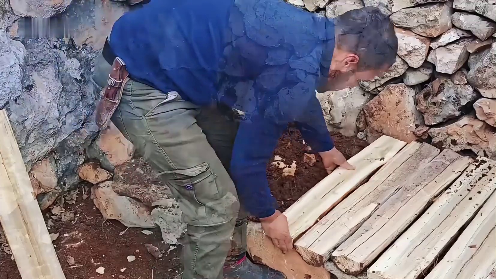 谁能拒绝在睡前刷上一集解压的雪地建造呢，看完保证你美美进入梦乡~