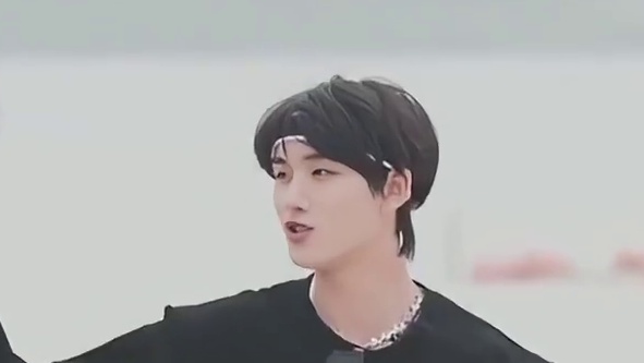 帅气男大学生不就是我们小丁嘛