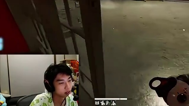 小叮当做任务单挑典狱长，随机奖励一颗“非洲之心”，表情很平淡 #左梓轩小叮当 #三角洲行动 #非洲之