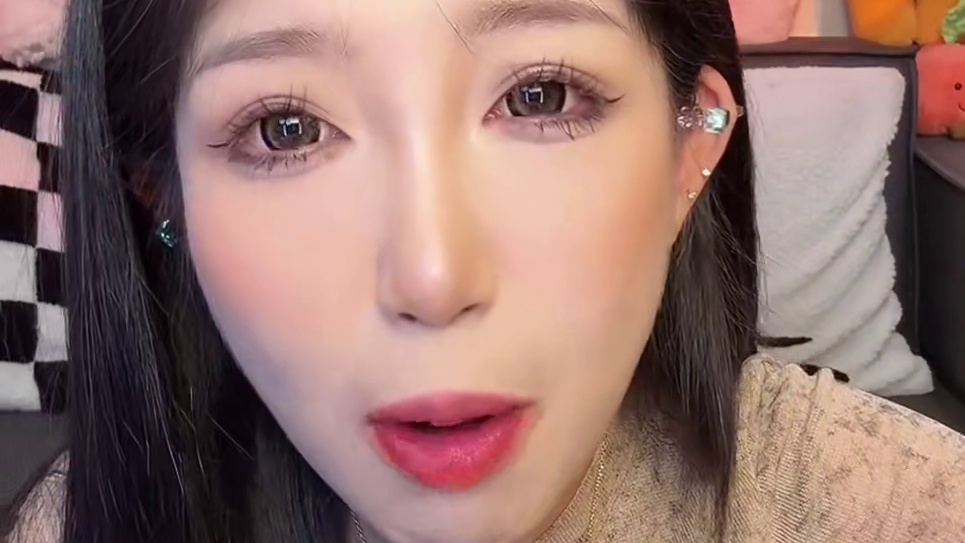 重口味的姐妹们一定要拍！味道绝绝子超赞！浓郁麻辣牛油火锅底料包！火锅味巨浓郁！宽粉和宽面皮两掺！多泡