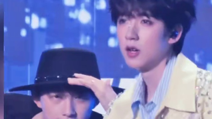 贺峻霖以83.58的成绩通过研究生复试，成为准研究生啦#贺峻霖 #时代少年团 #影娱漫谈