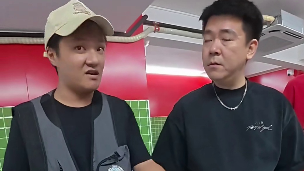 汕头篇：钓鱼交换潮汕生腌，最后被妹子围着喊靓仔...#钓鱼就用云飞鱼  