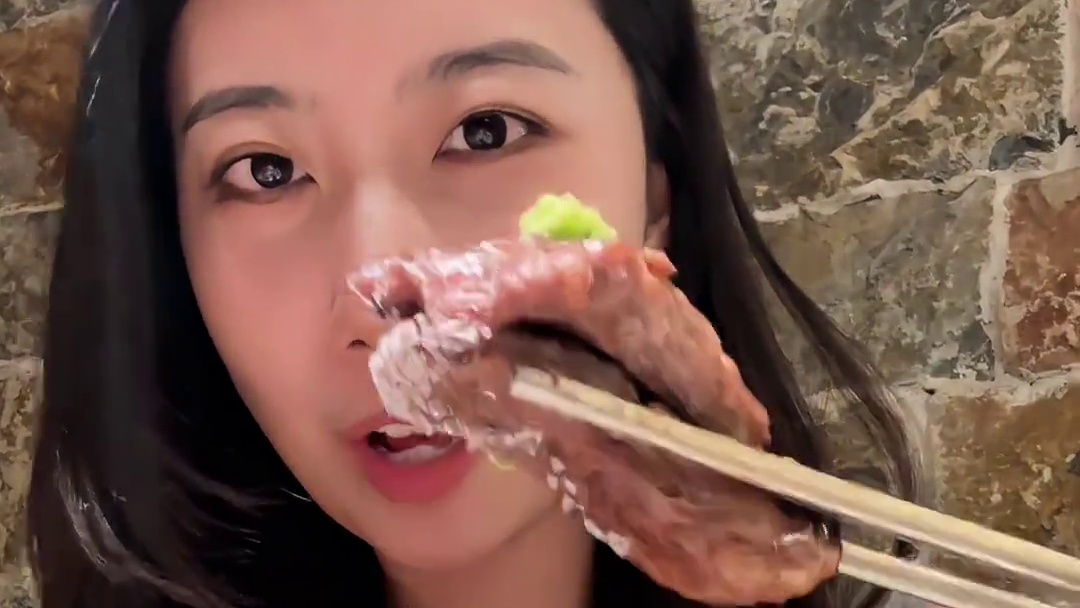 家人们泉州终于有蚂蚁洞烤肉了！… #国庆聚餐 #爱吃烤肉的年轻人都在蚂蚁洞 #蚂蚁洞泉州首店 #高颜