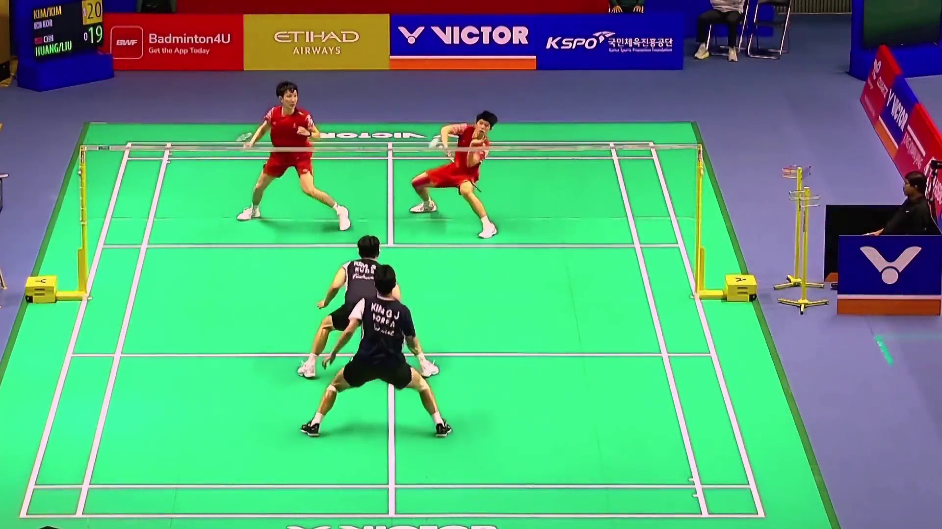 局末阶段比分直逼19-20，荻阳组合关键分失误，以19-21再丢一局