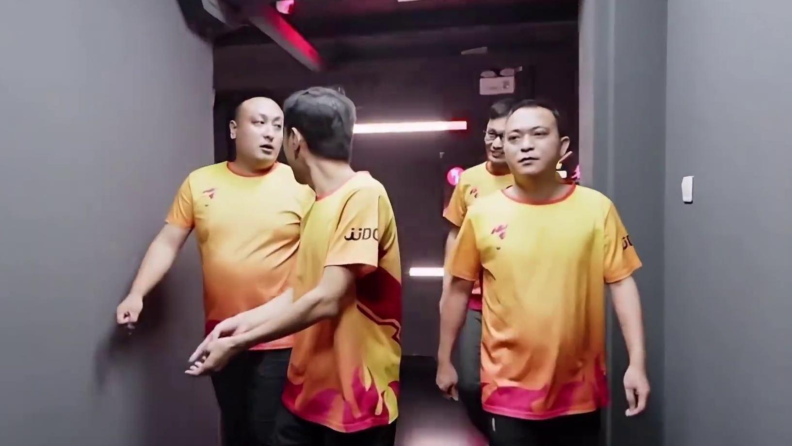 『S7秋季赛』湖南星火燎原4:1湖南名将，晋级决赛之夜！#jj斗地主 #比赛现场 #七亿七金币 #湖