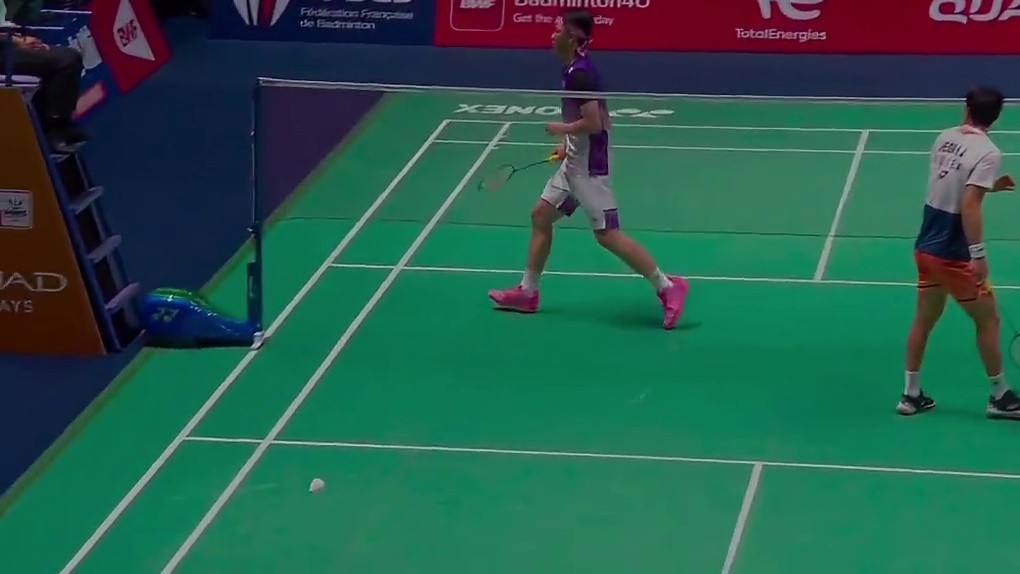 全奕陈犹如仙女下凡回球，被李梓嘉乌鸦坐飞机般杀死