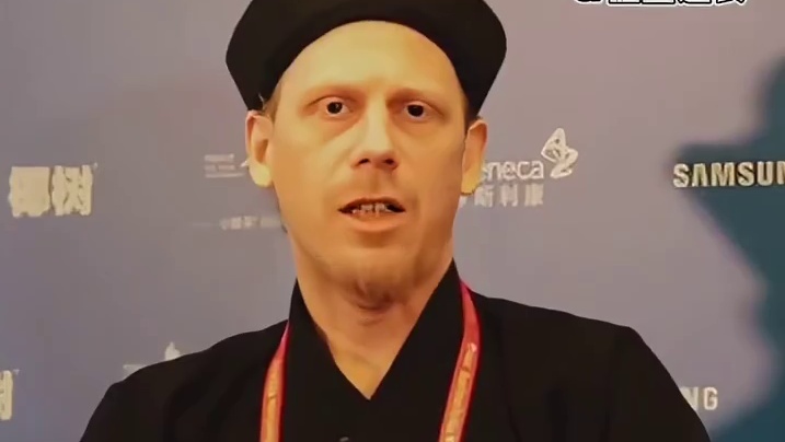 来个老外给我翻译一下：道可道，非常道