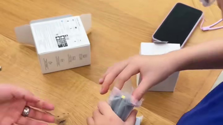 平平无奇的一天准备个小小惊喜｜入手了新上市的大疆拇指相机OSMO NANO作为迟到的生日礼物送给宝贝