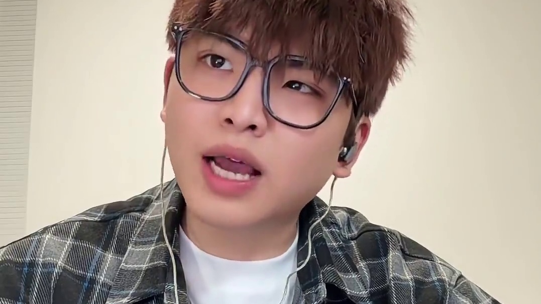 当你看朋友开夜市时... #无畏契约 #无畏契约夜市 #讷家军 #太讷了