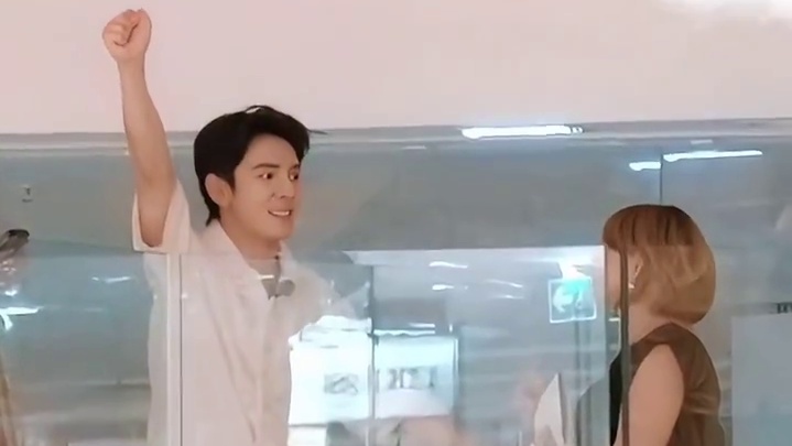 期待有一天世界每个重要的角落，都能看见中国品牌发着光的样子！#巴黎合伙人这下真燃起来了 #巴黎合伙人