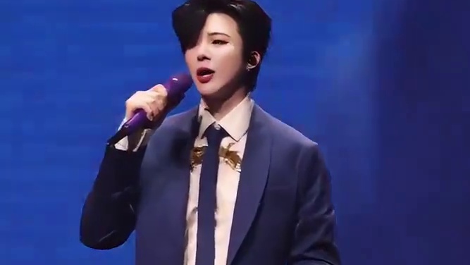 刘宇宁连续7年给已故粉丝留座和花