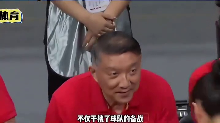 郭振明太自私了？一纸
未公开合同拖垮了中国
女篮，宫鲁鸣也是受害者？ 
#中国女篮   #宫鲁鸣