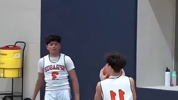 篮球不难打它干啥……