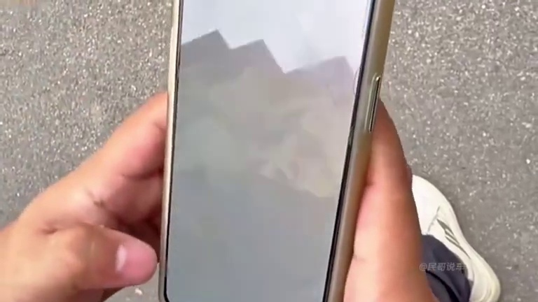 国庆假期来了，赚钱的机会也来了！#随手拍违章 #应急车道