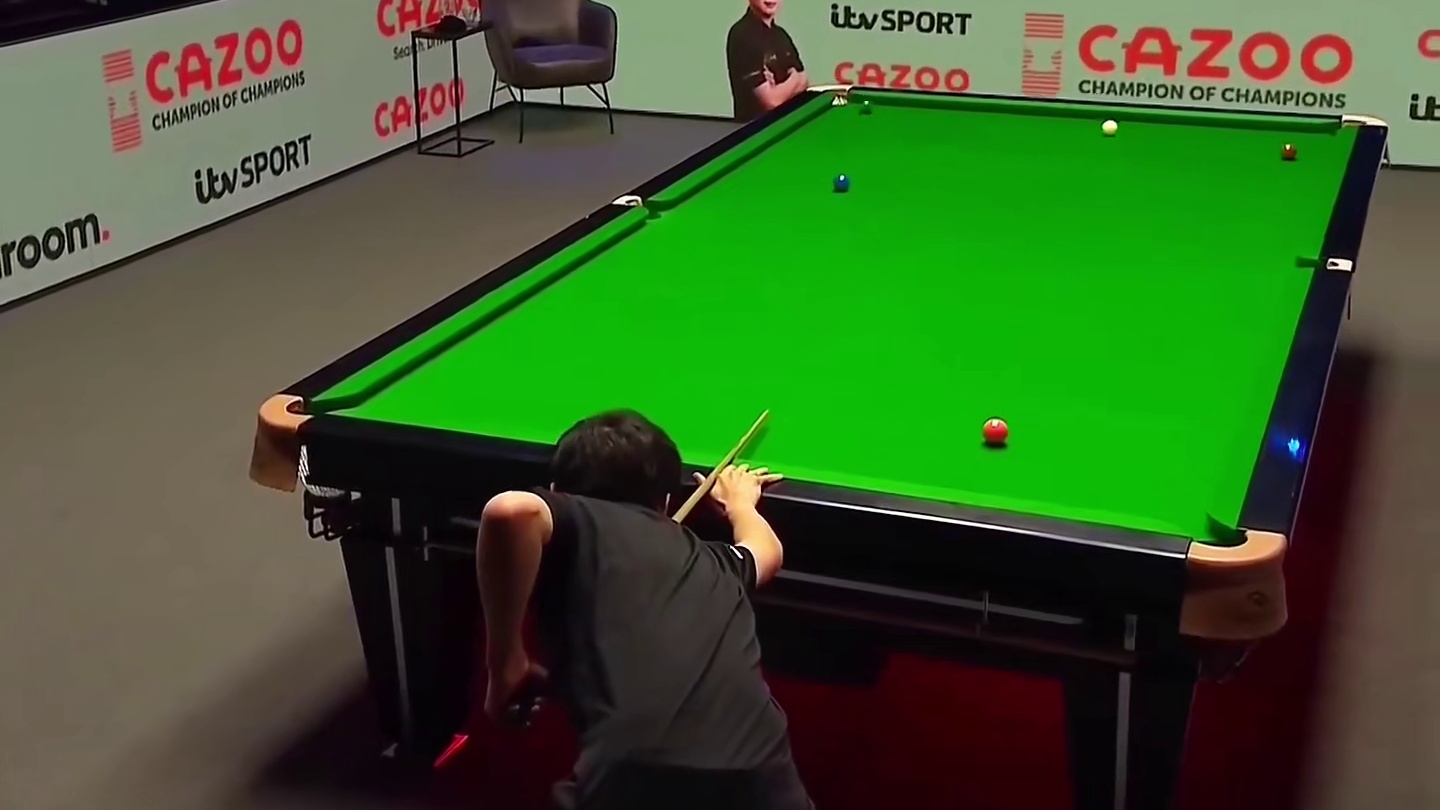 赵心童极限纠错，超大角度切远台，扭转局势！ #台球 #斯诺克 #赵心童 #台球 #赵心童准度