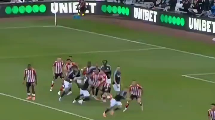 罗埃夫斯扑出维拉进球良机