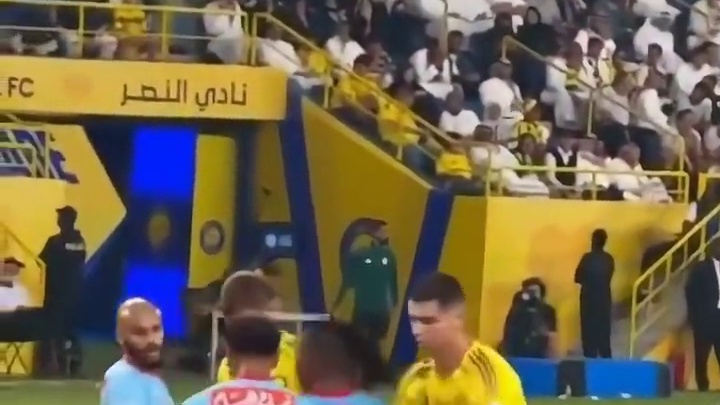 罗哥为队友出头，模仿对手乱踩人