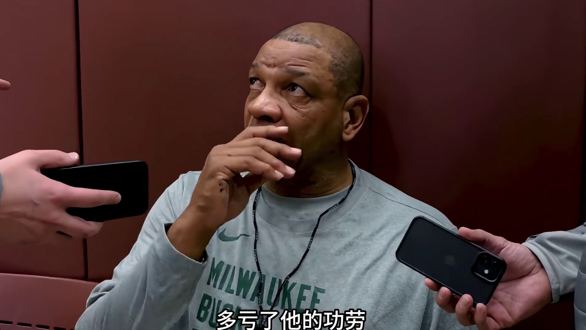 哈登公开与里弗斯闹掰