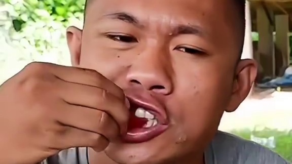 泰式甜辣酱️脆皮烤乳猪 #美食 #泰国美食 #户外美食 #内容启发搜索