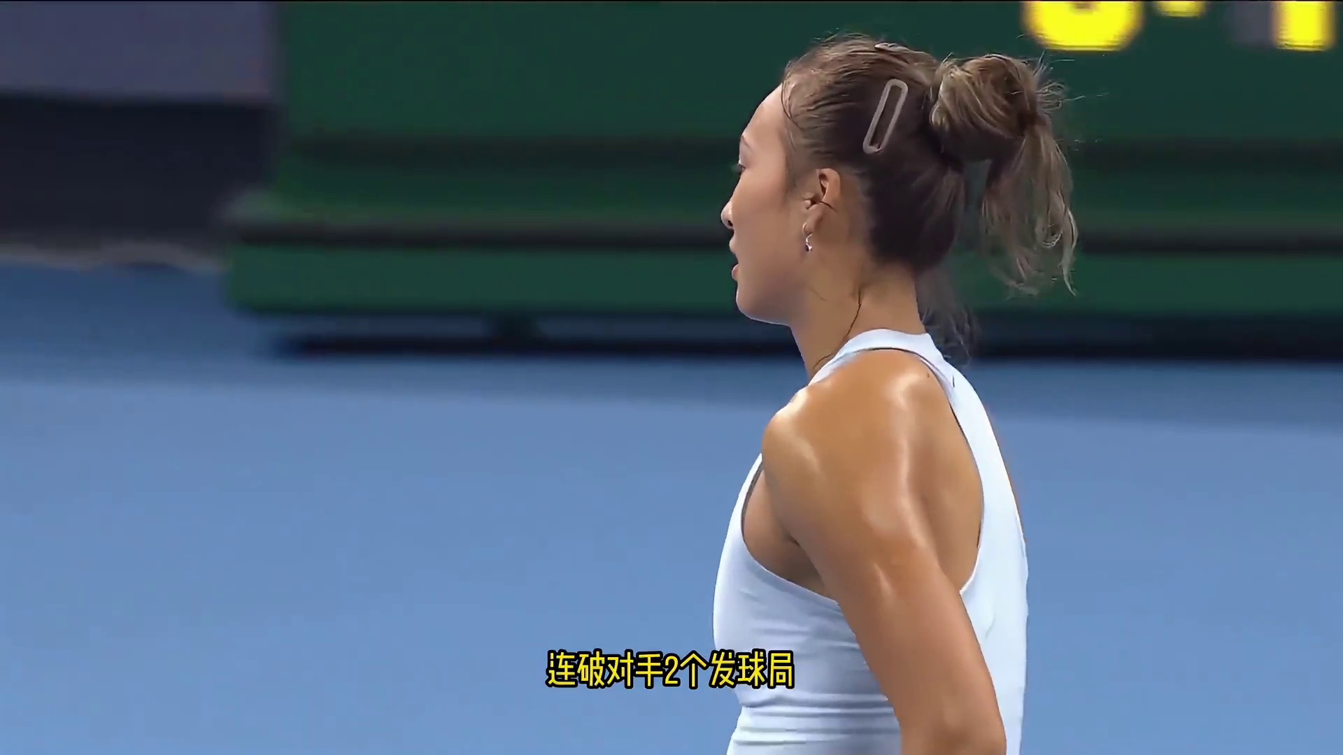 两盘横扫过关！郑钦文复出首秀轻松取胜，强势跻身中网第3轮