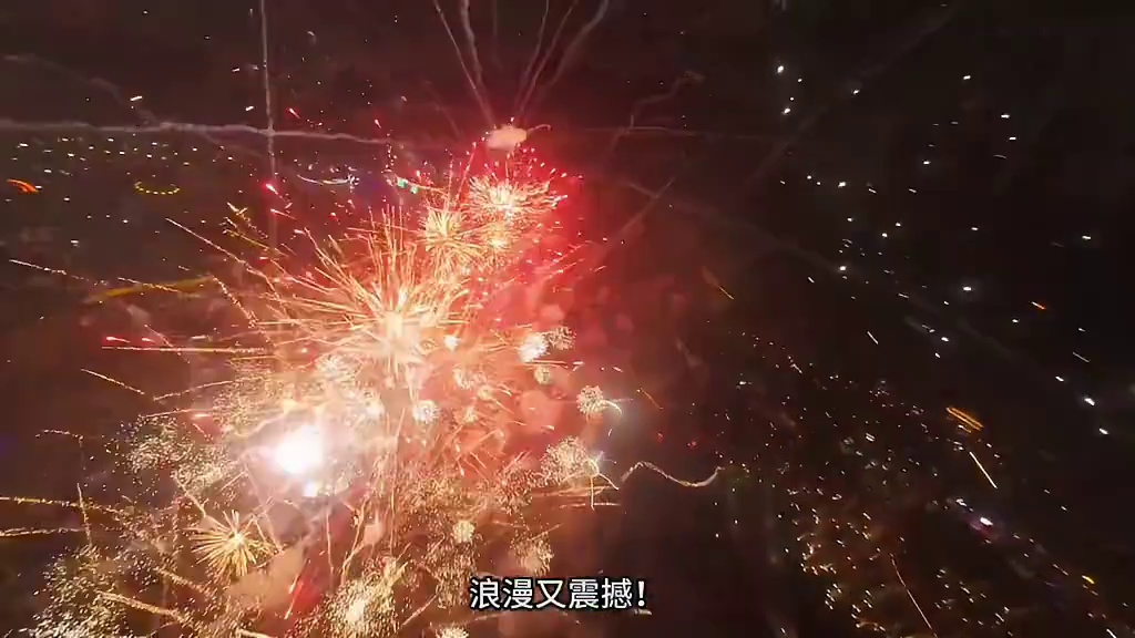 不用去迪士尼，也能把星辰，烟花 和欢乐一次性打包 这个假期，如果还不知道去哪里玩
今天这条视频带你解