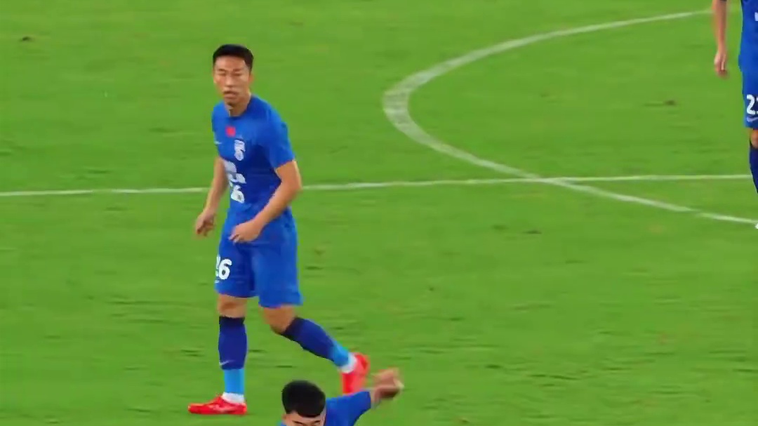 别把克制当软弱！#足球