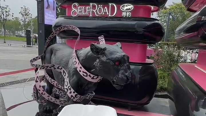 in77门口粉酷风的汉堡店，迷你汉堡太好看啦！ #寻豹 #合肥汉堡 #合肥汉堡店 #汉堡